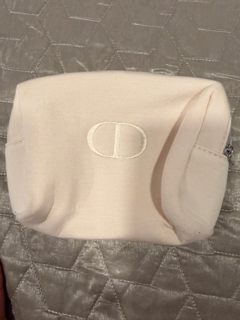 Dior soft Pink Cosmetic Pouch with Silver Zip - Picture 4 of 8